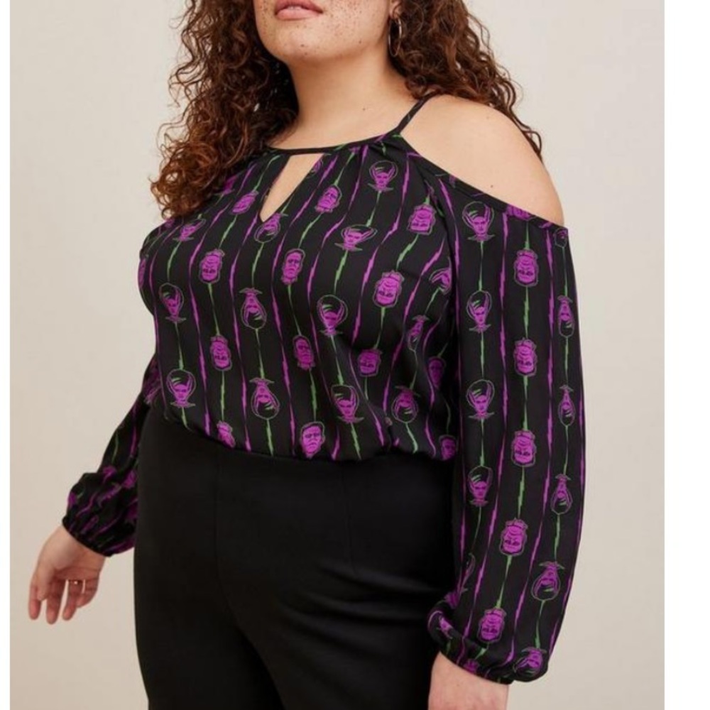 TORRID NWT Universal Monsters Georgette Cold Shoulder Blouse Halloween